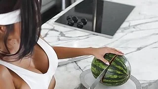 asiática pervertida con grandes tetas