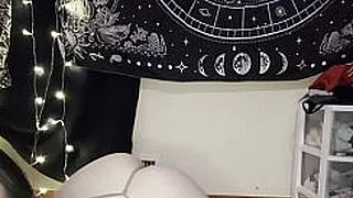 Я купила новое нижнее белье и демонстрирую вам свою готскую подростковую толстую задницу.