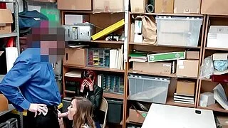 Asyalı MILF, Christy Love'ı Kurtarmak İçin Polisle İlişkiye Giriyor